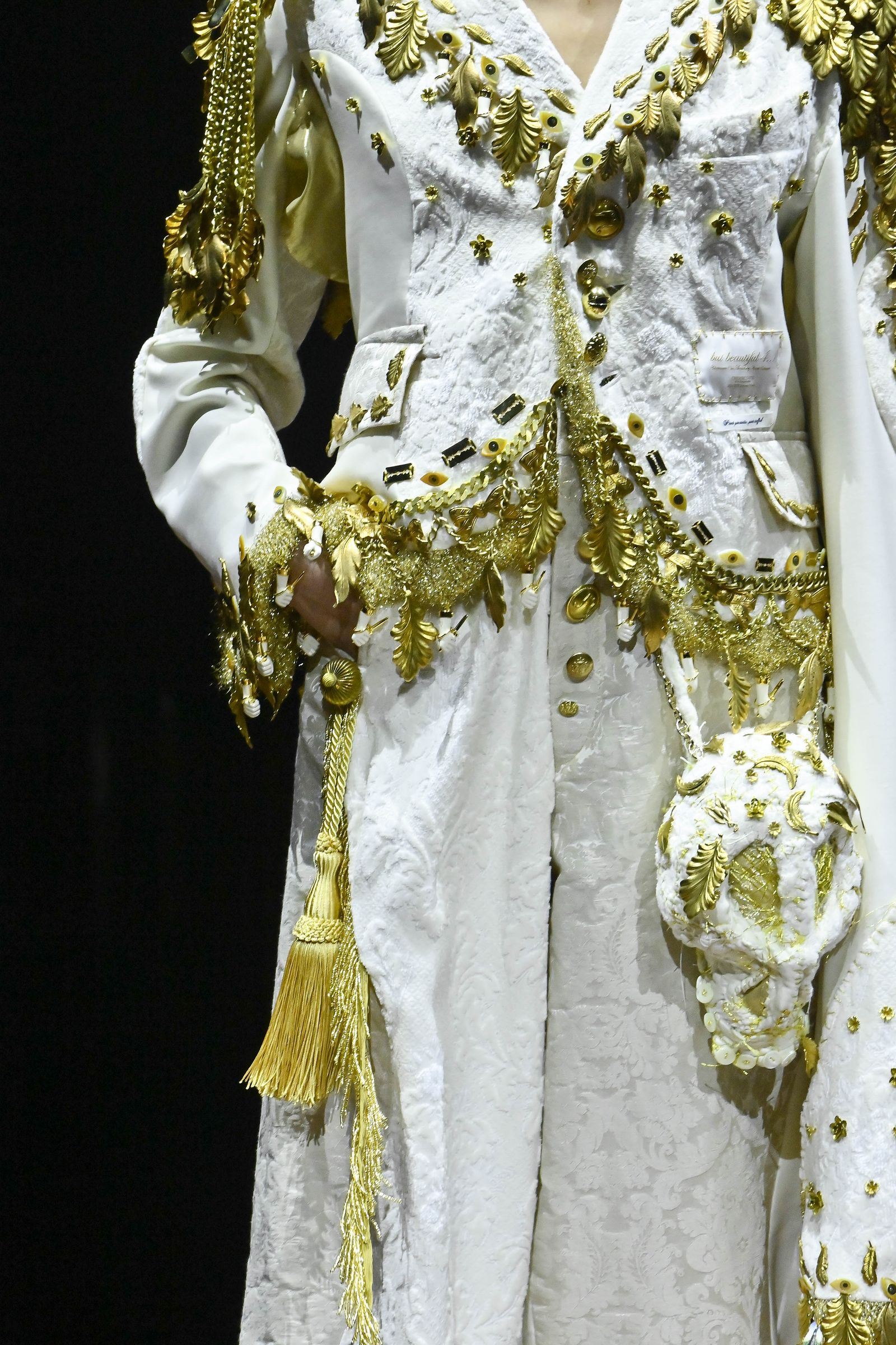 アンダーカバーのアクセサリーデザインを手がけたアーティスト、アン