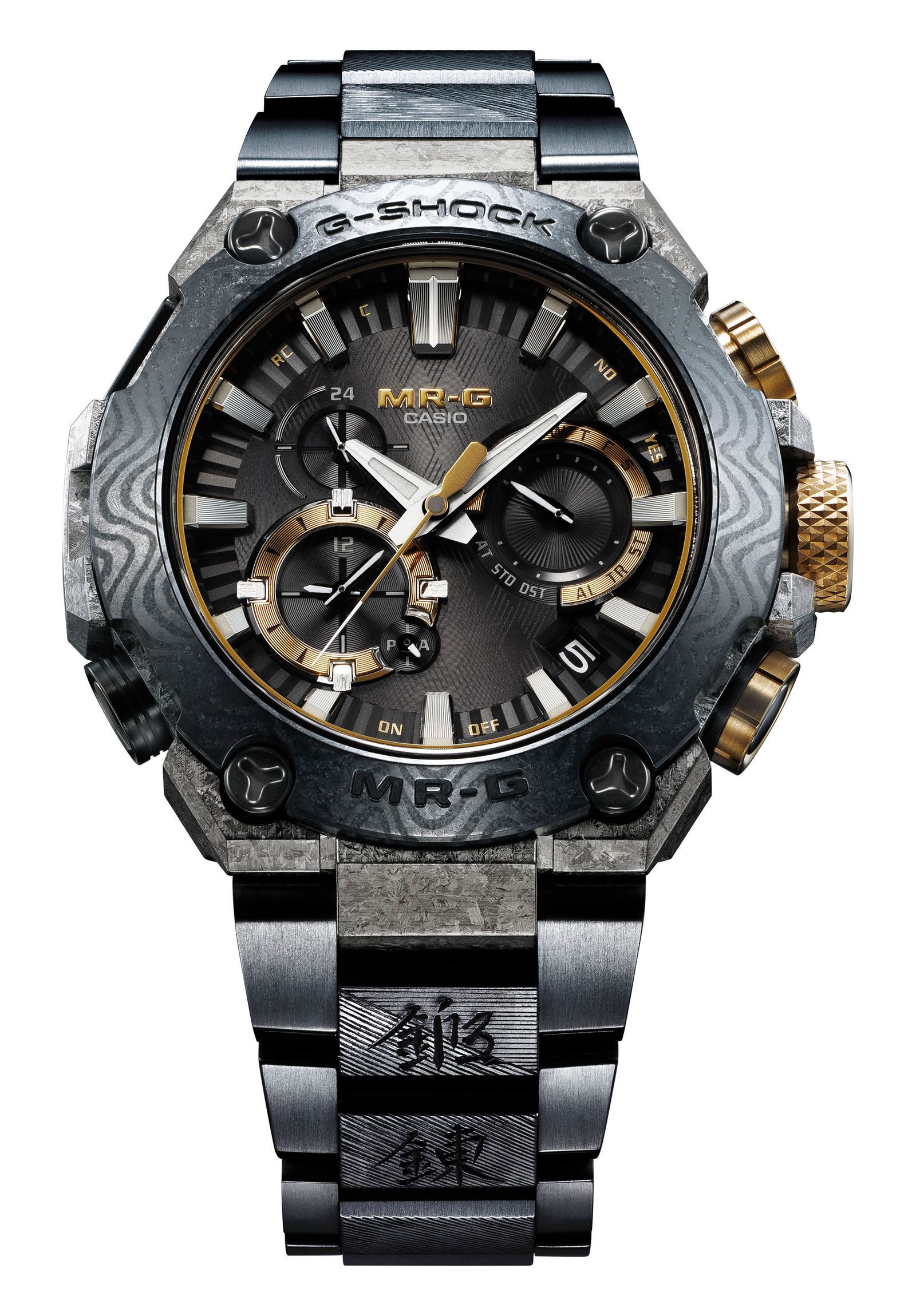 G-SHOCKの最上位シリーズ「MR-G」が刀鍛冶の名門「月山」とコラボ