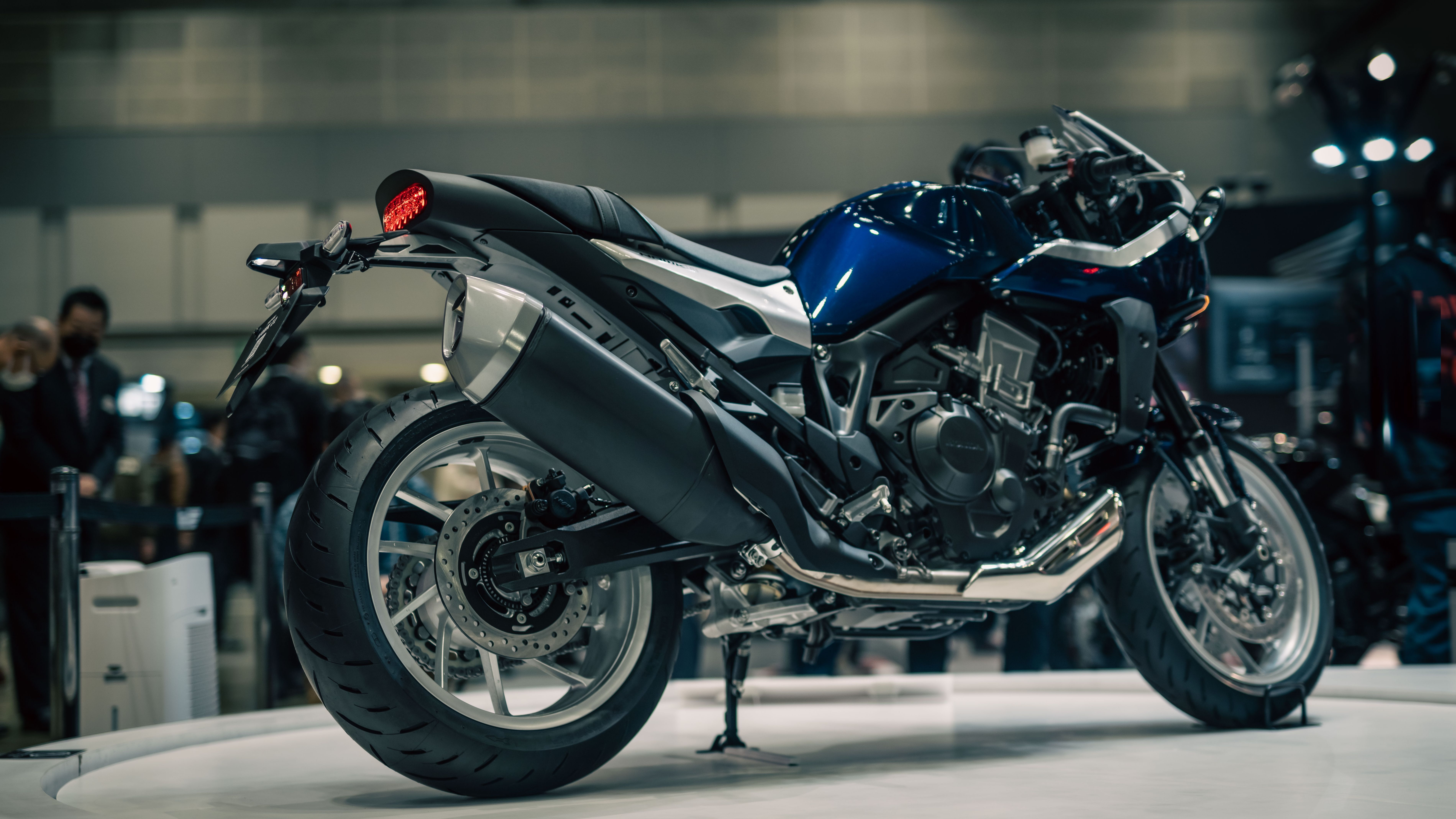 ギャラリー：“令和のカフェレーサー”──新型ホンダHAWK 11に迫る