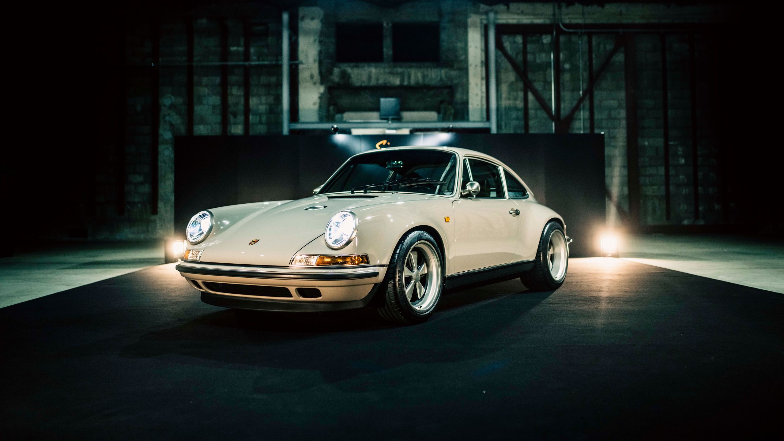 シンガーが手掛けたポルシェ911は異次元だった！──8000万円の964に