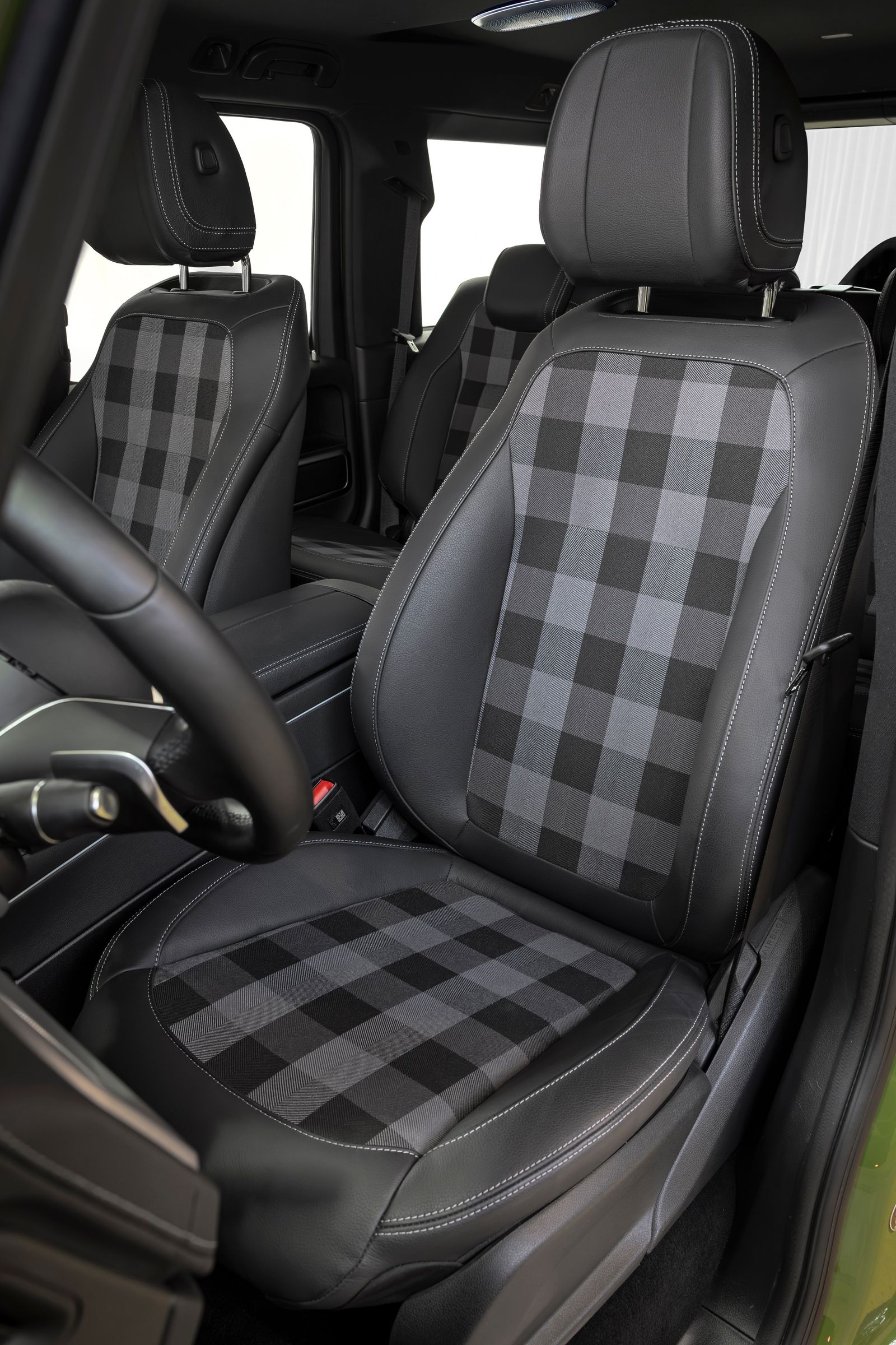 古くて新しいメルセデス・ベンツGクラス登場。こんなゲレンデが