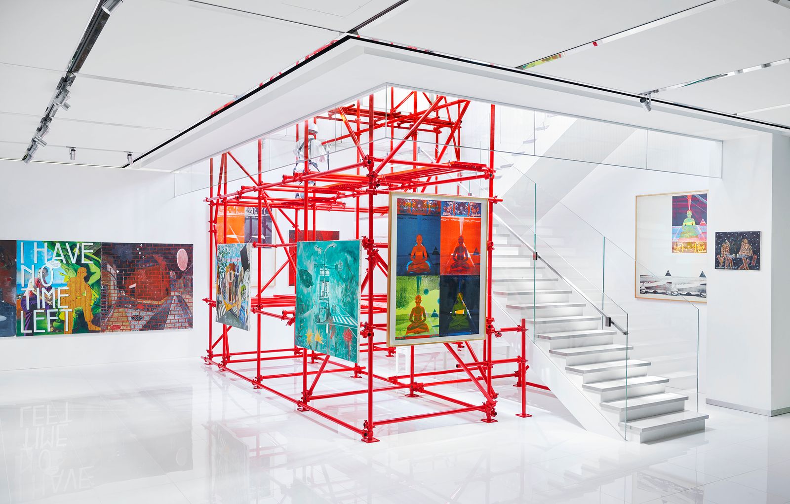 横尾忠則の新作インスタレーション「未完の足場」が瀬戸内の豊島にて