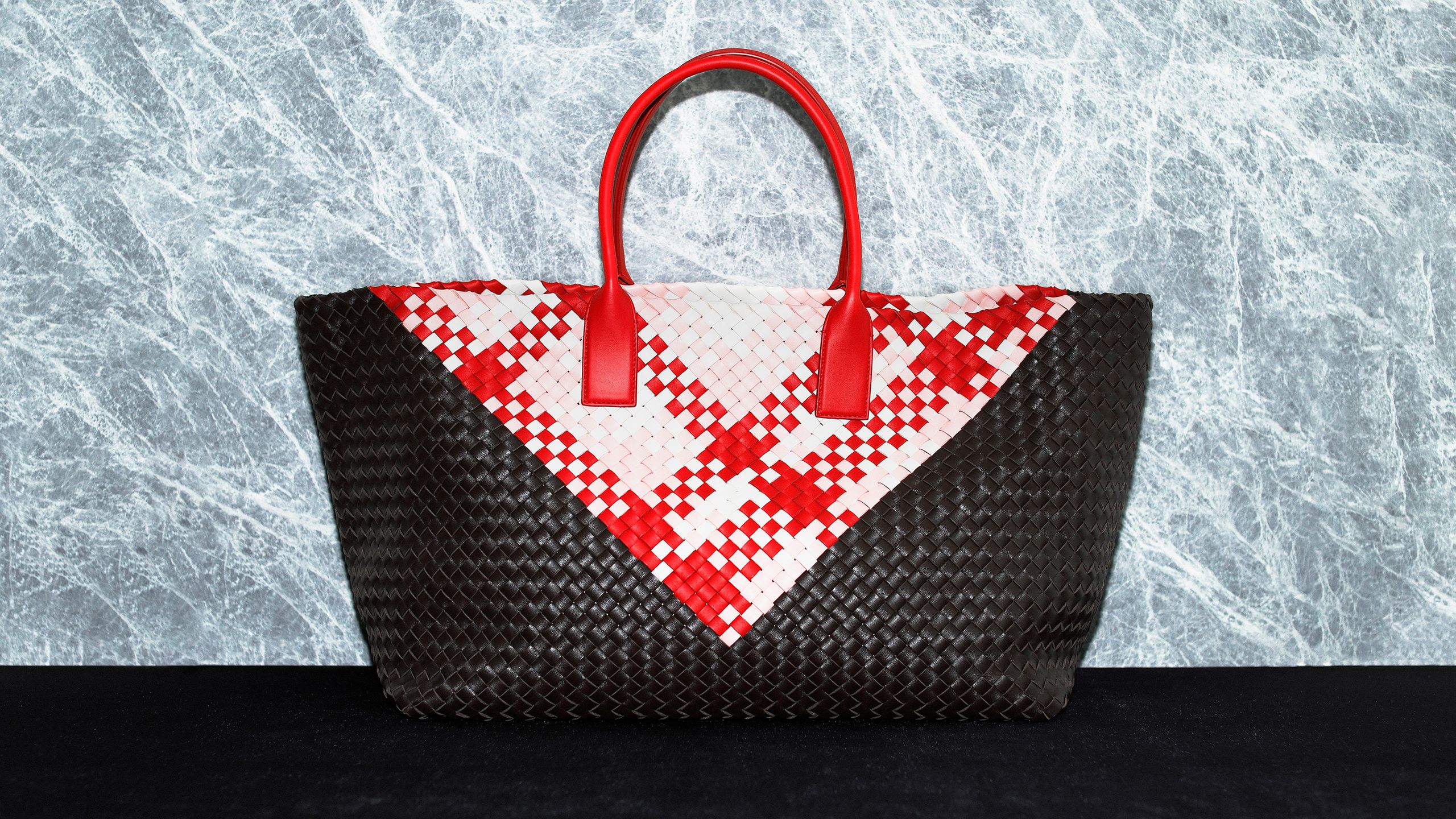 やっぱり欲しい、ボッテガ・ヴェネタのイントレチャート。今年の買いは