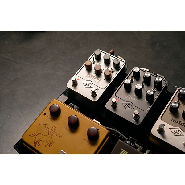 Universal Audio UAFX OX Stomp Dynamic Speaker Emulator Effects