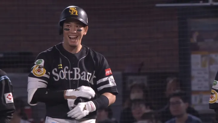 栗原陵矢が決勝タイムリー 鷹が連勝でマジック「2」｜パ・リーグ.com