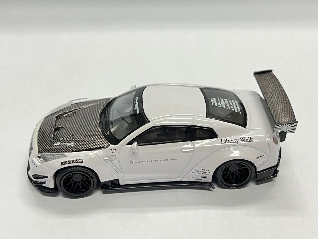 Minigt Mini GT NO 68 LB WORKS Nissan GT-R GTR R35 White size 1:64