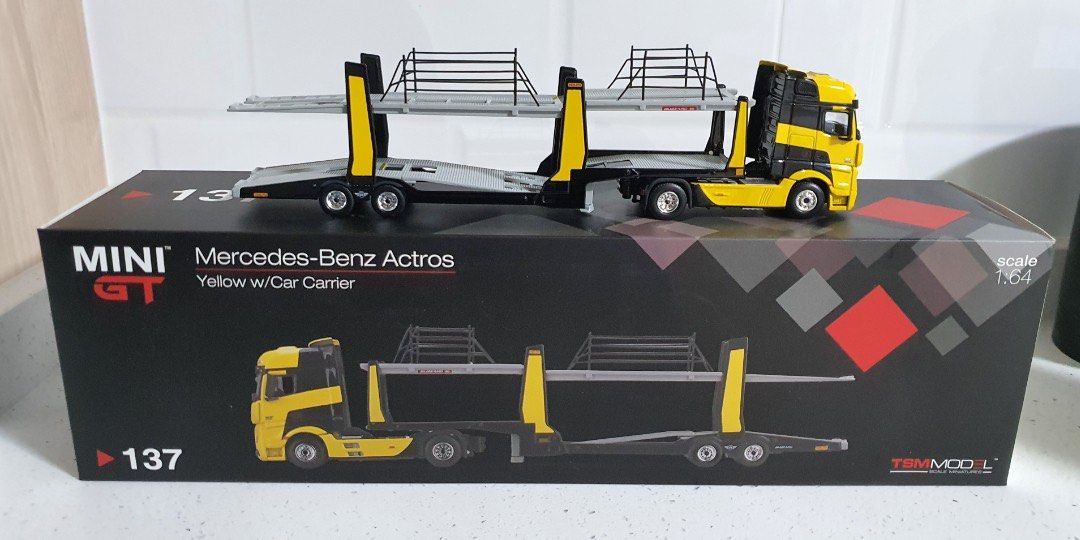 Mini GT 1:64 Mercedes-Benz Actros w/ Car Trailer #137, Hobbies