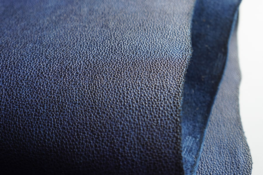 黒桟革＜型押し天然藍＞ | レザークラフト・ドット・ジェーピー