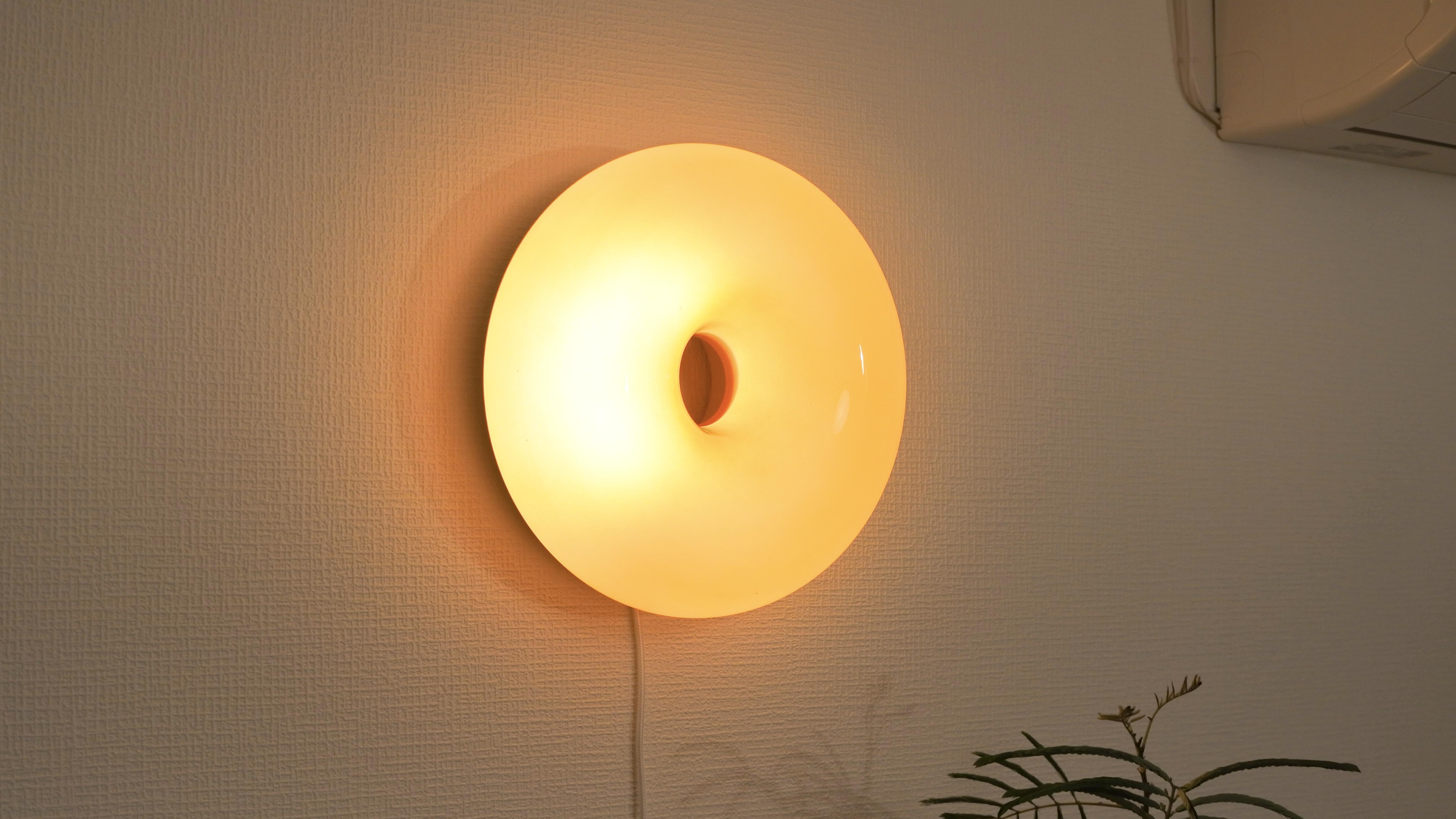 売り切れ続出。IKEAのドーナツ型ランプで、省スペースに趣をプラス