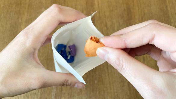 出先で鼻をかんだティッシュ、どうしよう…問題が解決！330円のコレで