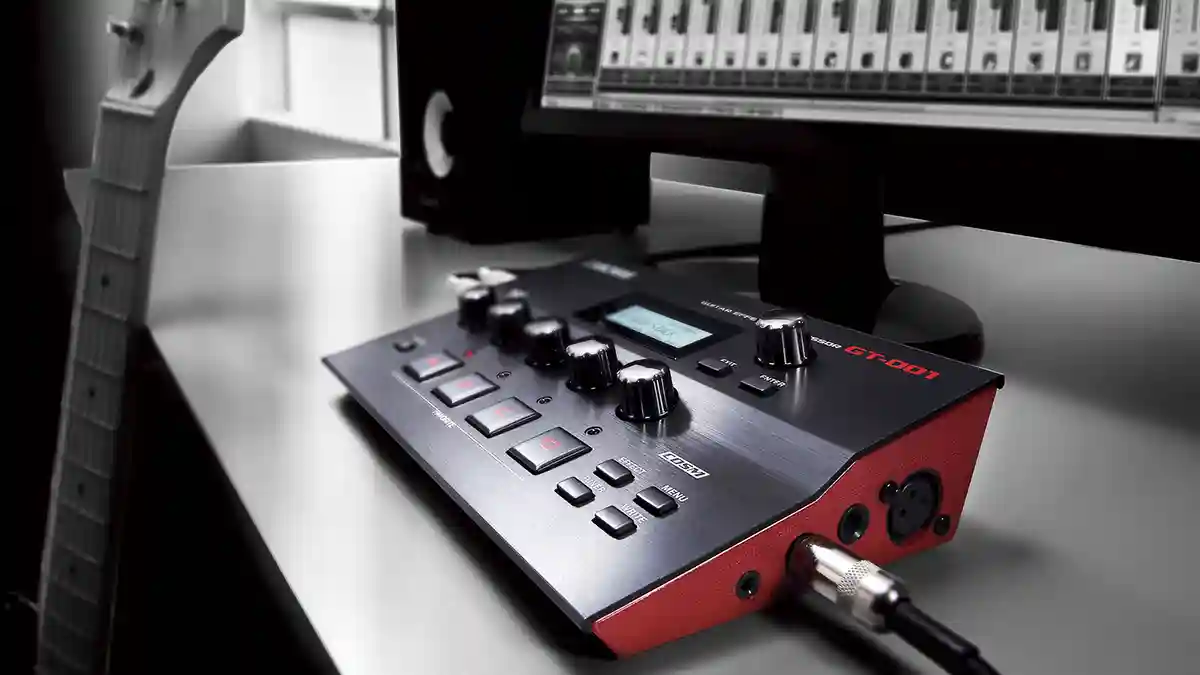 ライブでも十分使える！ギター用マルチエフェクターBOSS（ボス）GT-001