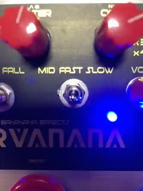 ギターシンセのような超個性的なエフェクター BANANANA EFFECTS NIRVANANA