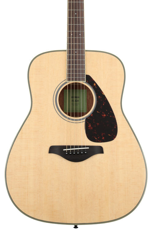 Yamaha FG820 Dreadnought Acoustic Guitar with Case - Natural