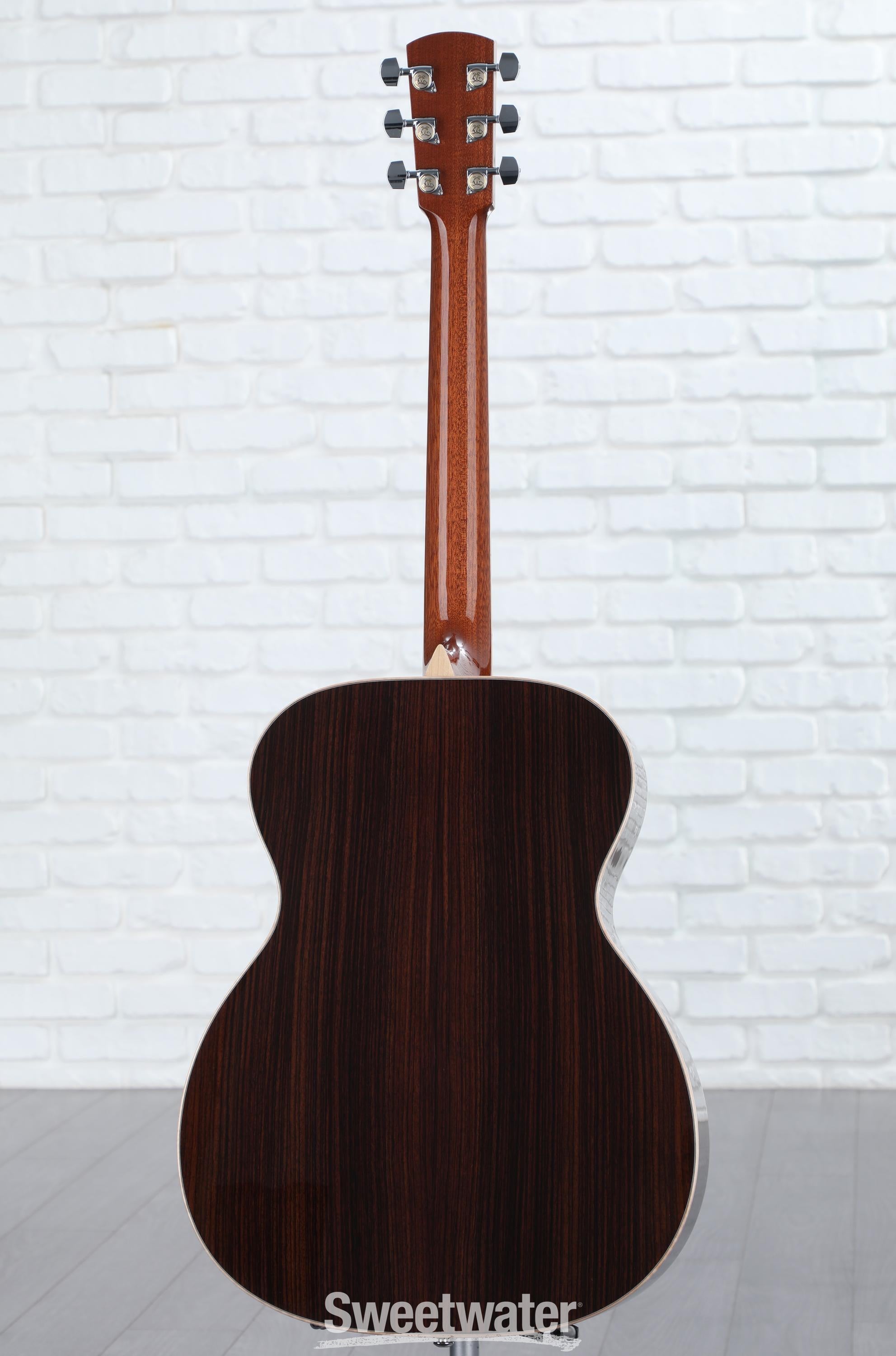 Larrivee OM-09 Acoustic Guitar - Natural | Sweetwater