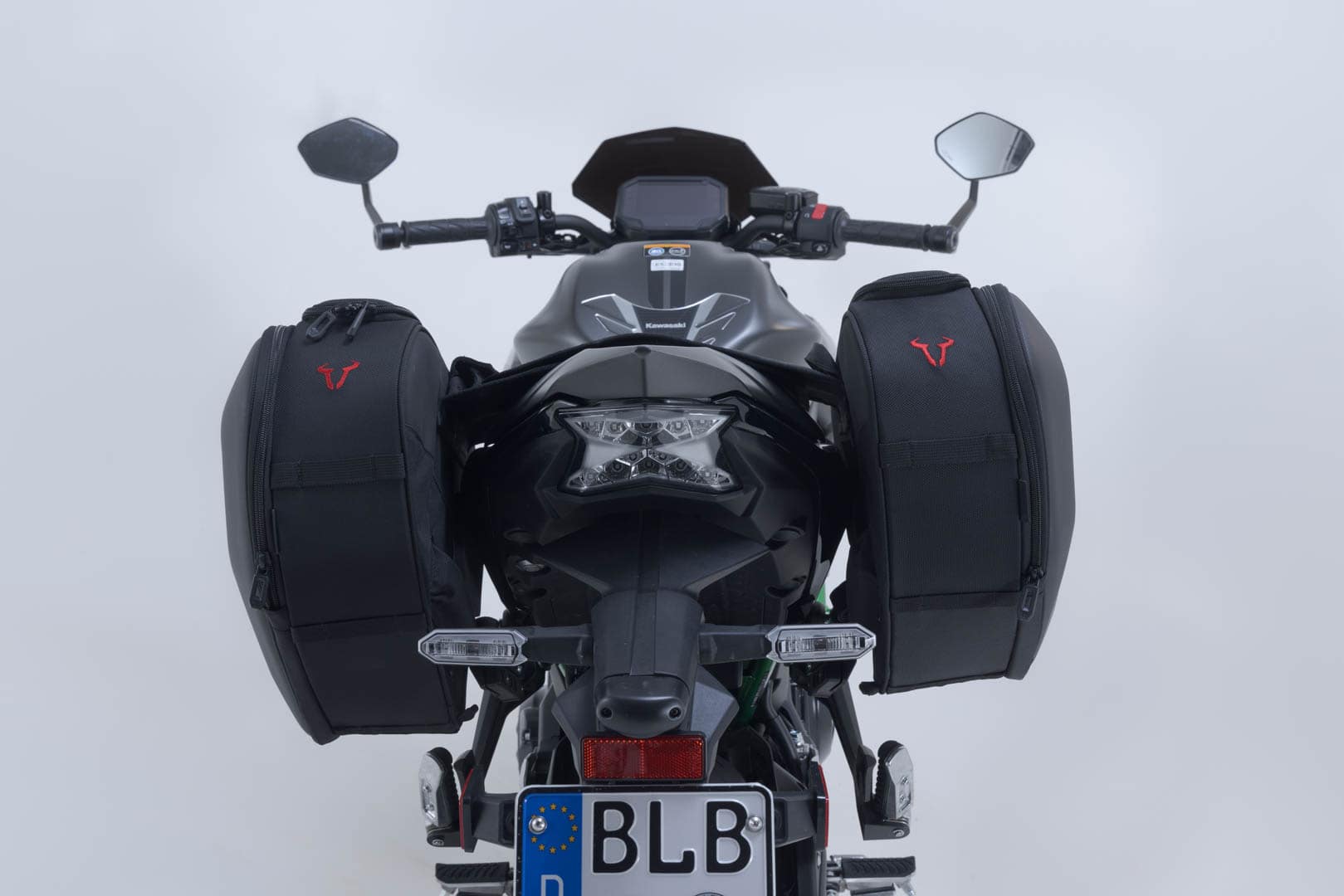 PRO BLAZE H saddlebag set for Kawasaki Z650 and Ninja 650 ? SW