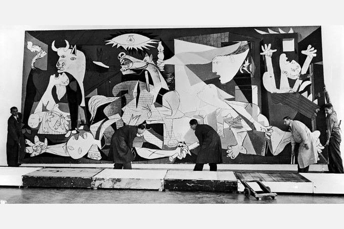 ピカソの《ゲルニカ》、30年にわたる写真撮影禁止を解除。昨年はミック