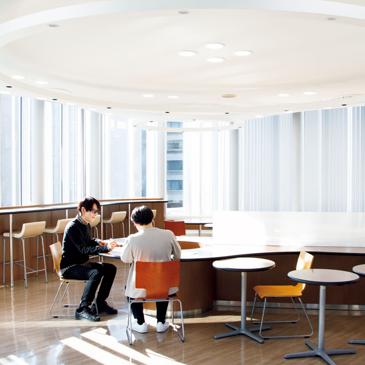 陶芸家・高仲健一が、4頭の犬との山暮らしで学んだこと | ブルータス