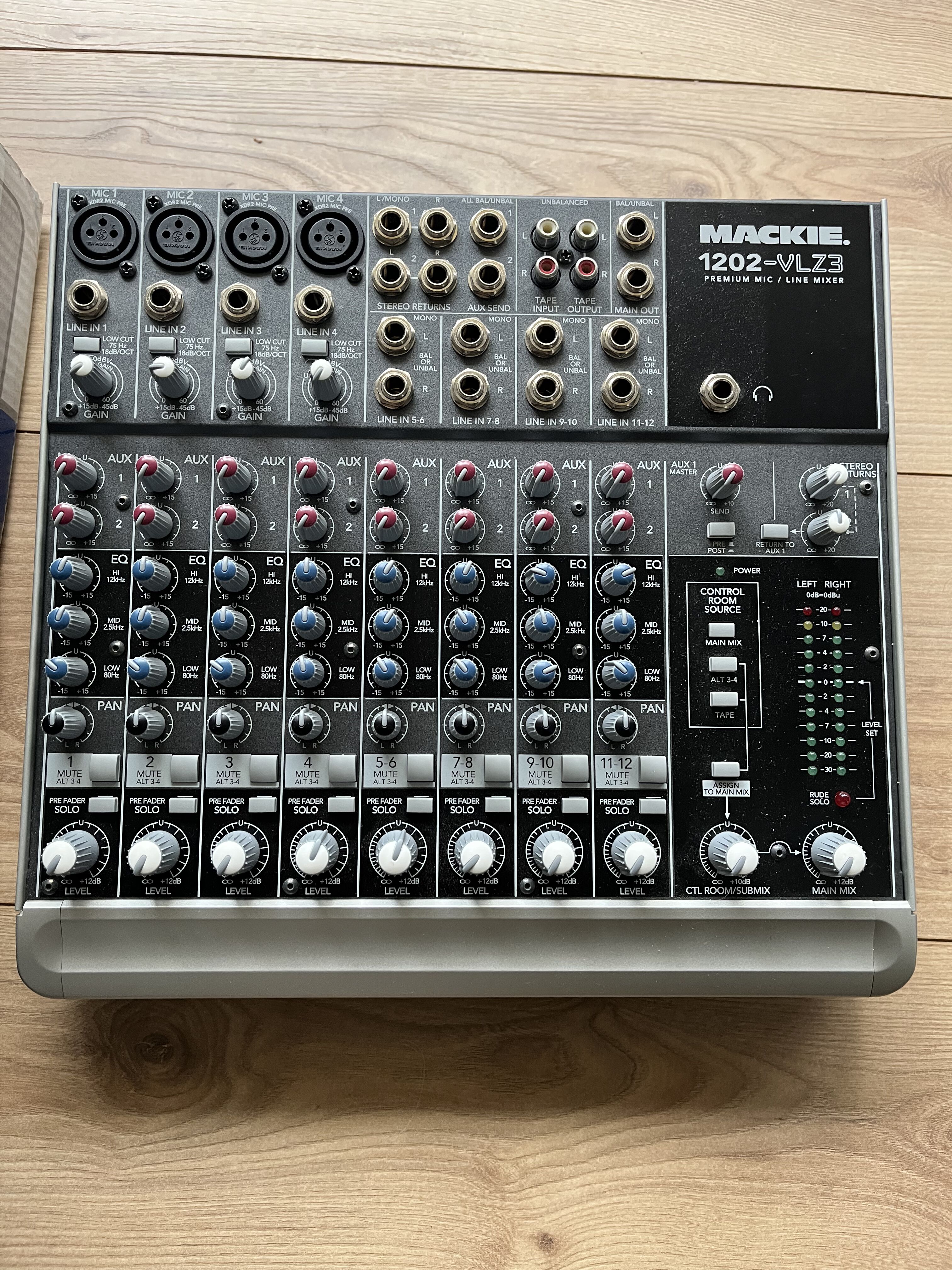 1202-VLZ3 - Mackie 1202-VLZ3 - Audiofanzine