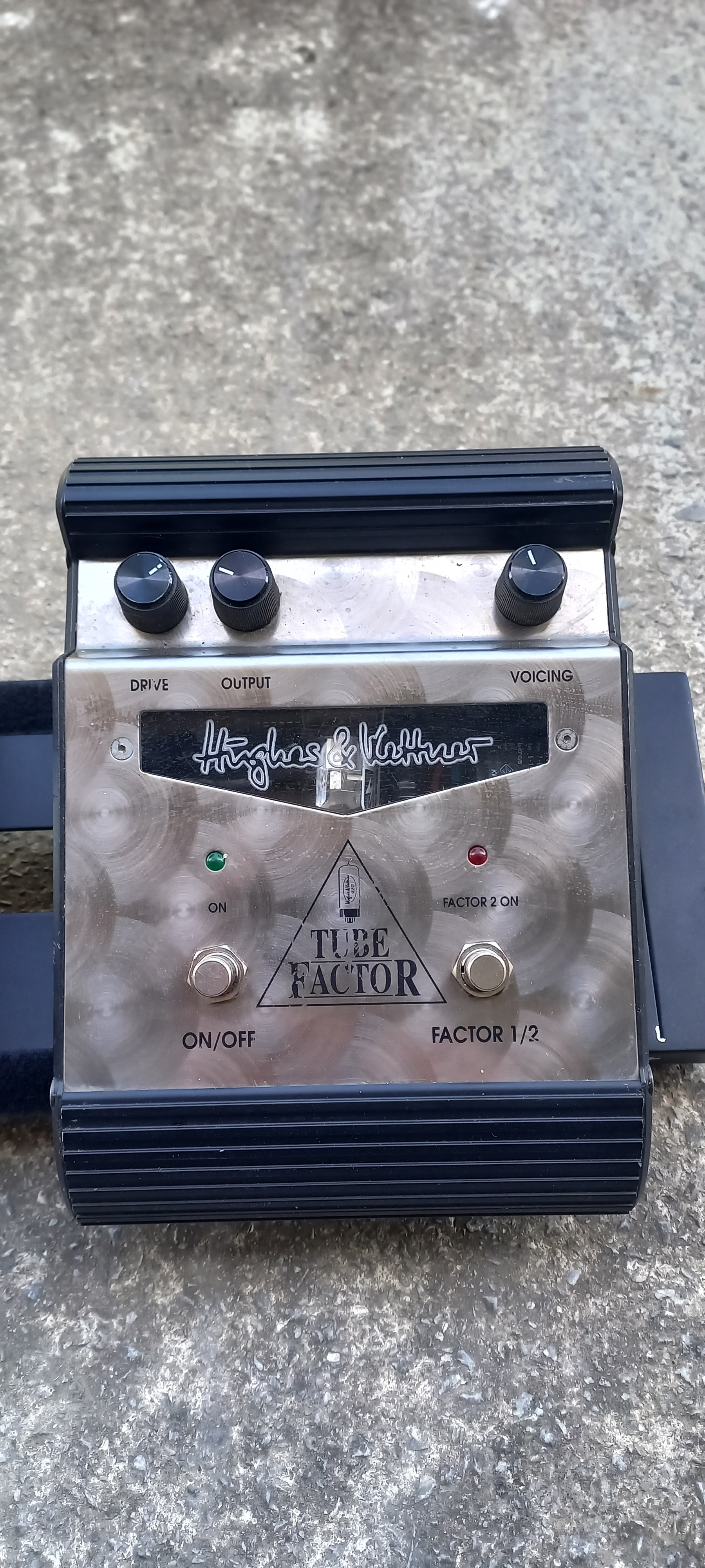 Tube Factor - Hughes & Kettner Tube Factor - Audiofanzine