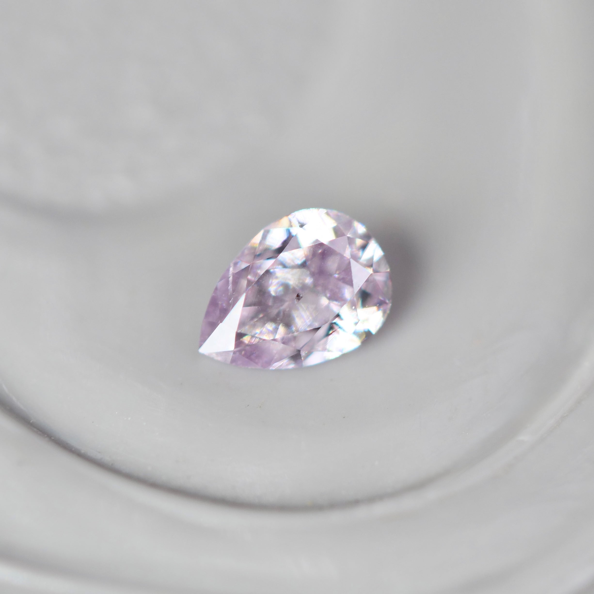 ピンクダイヤモンド 0.055ct Fancy Light Purple Pink ペアシェイプ