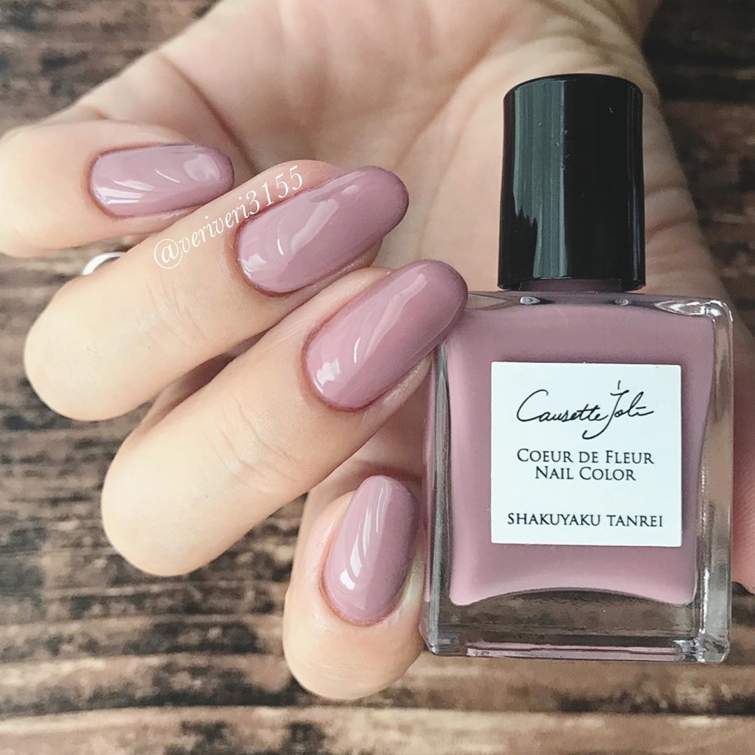 コゼットジョリの上品カラーが話題。セルフネイルde「しゃくやくたん