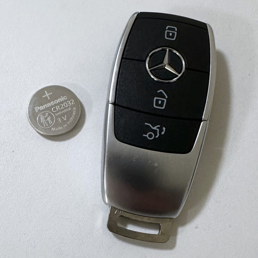 自分でできる！スマートキー電池交換法＜スクエア型編＞ | メルセデス