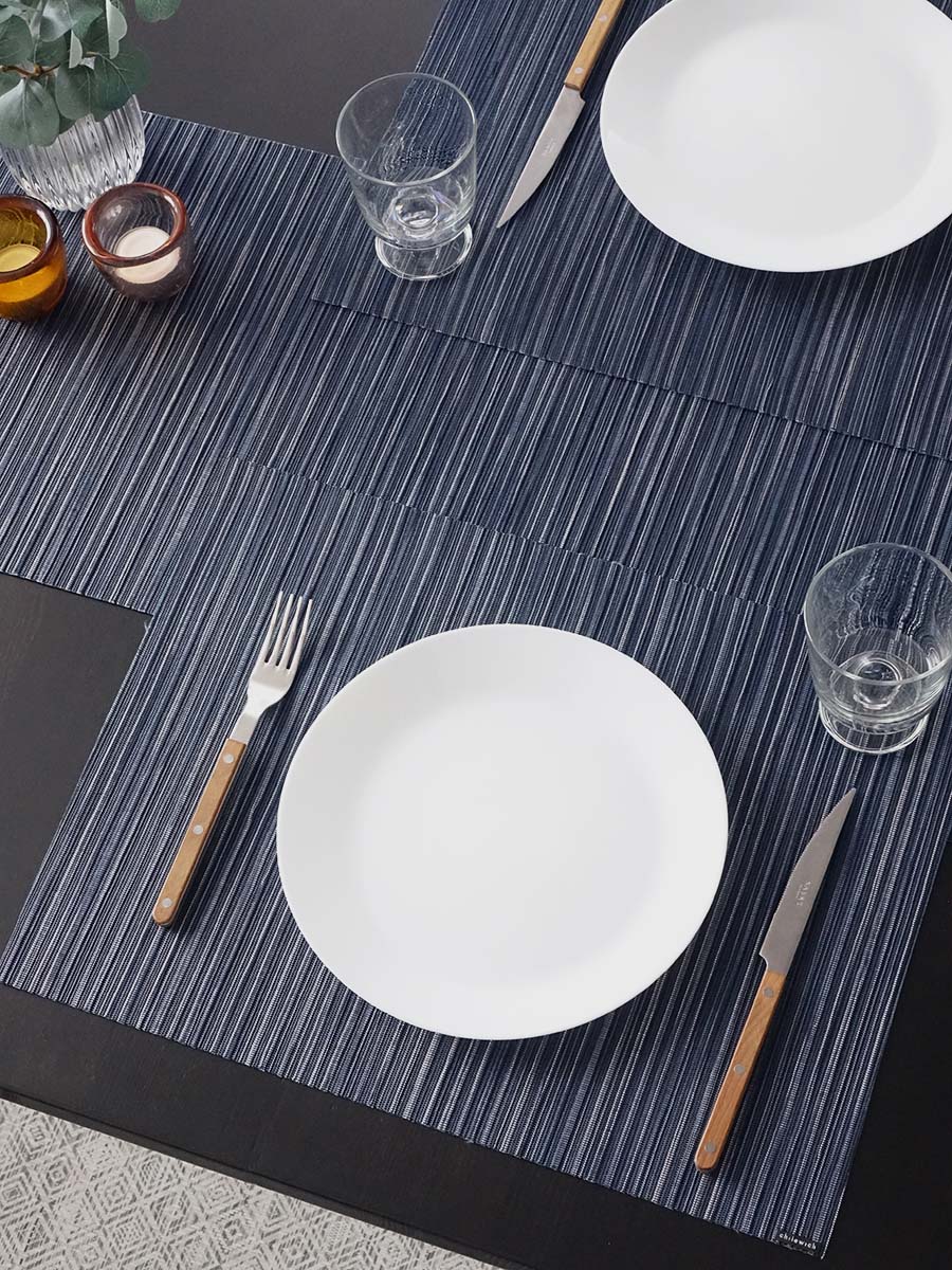 チルウィッチ ランチョンマット・リブウィーブ｜濃い青のランダムな畝