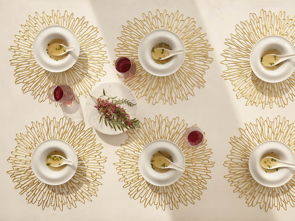 チルウィッチ ブルーム ランチョンマット｜大輪のゴールドの花