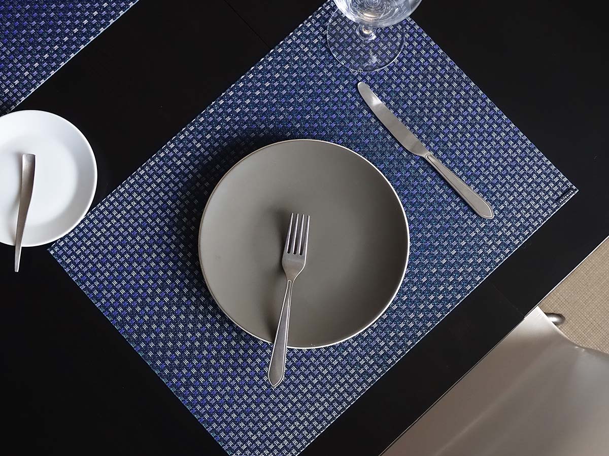 チルウィッチ ランチョンマット・パレード｜大柄な濃い青のチェック