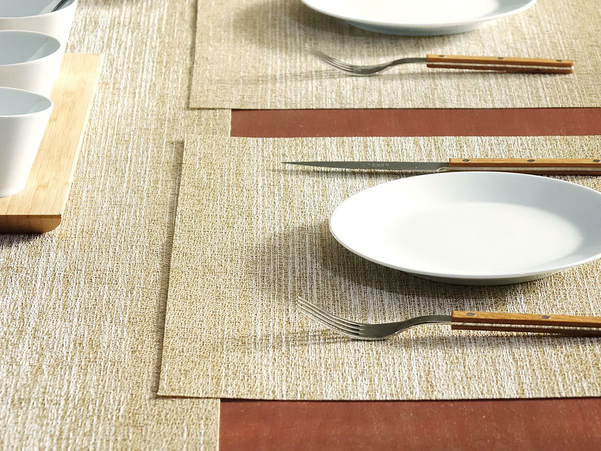 チルウィッチ テーブルランナーゴールドの絣のグラデーション