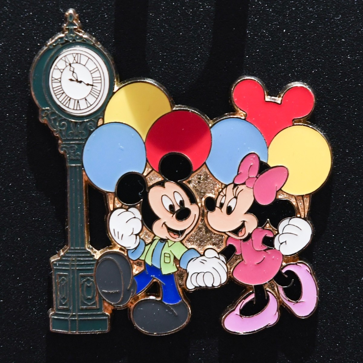 デート姿がかわいい！東京ディズニーランド「ミッキー＆ミニー