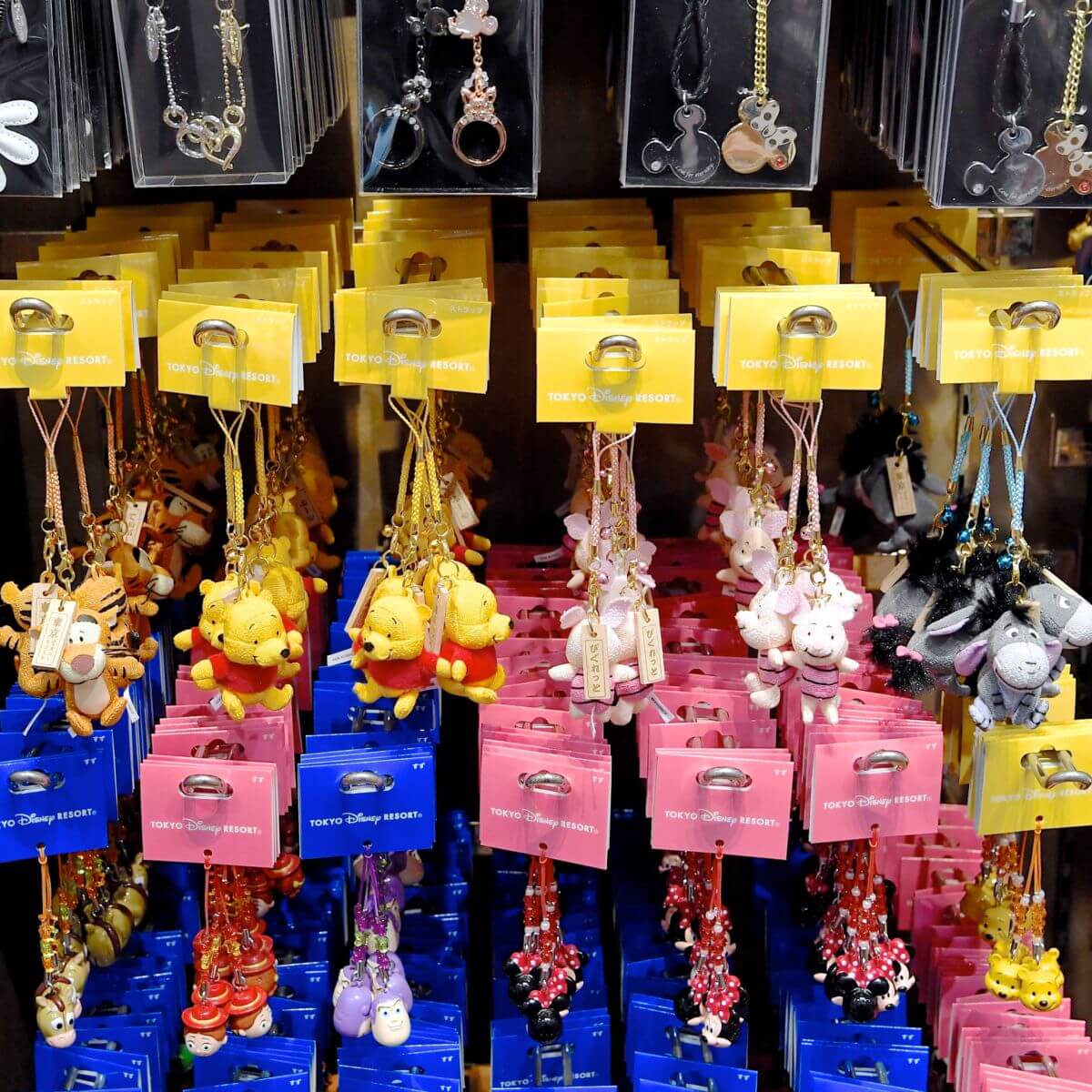 和風な千社札風チャーム付き！東京ディズニーランド「ミッキー