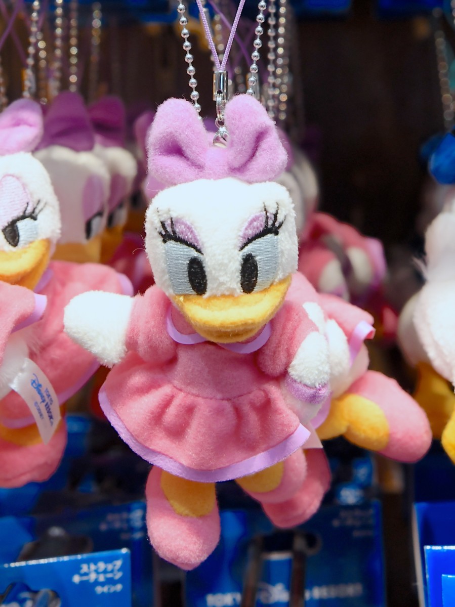 かわいいポーズのミニー&デイジー！東京ディズニーランド ぬいぐるみ