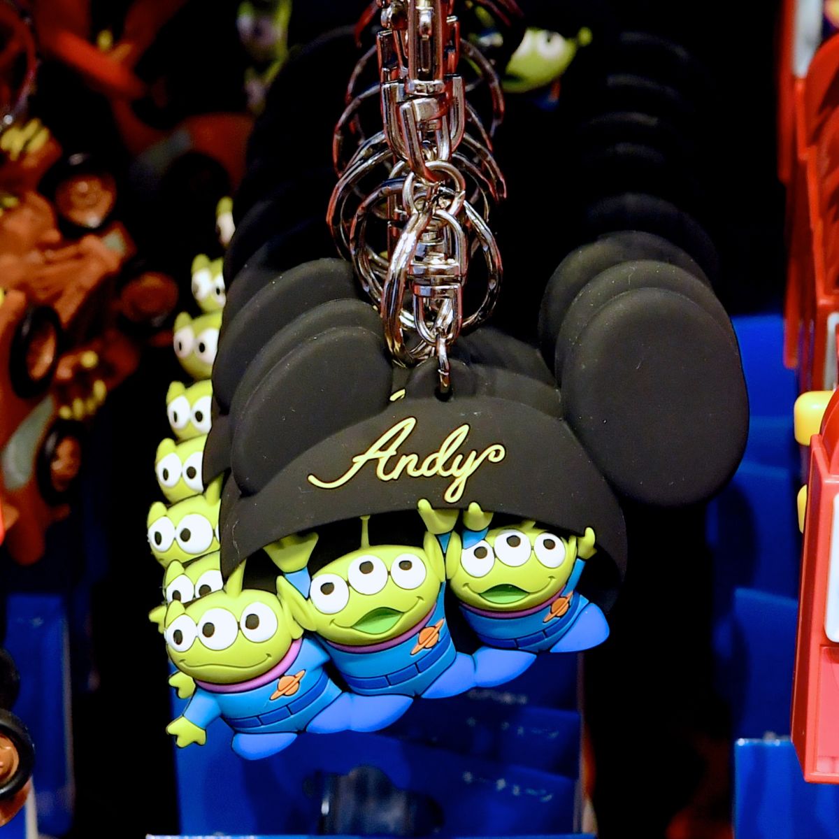 イヤーハットに隠れたリトルグリーンメン！東京ディズニーランド『トイ