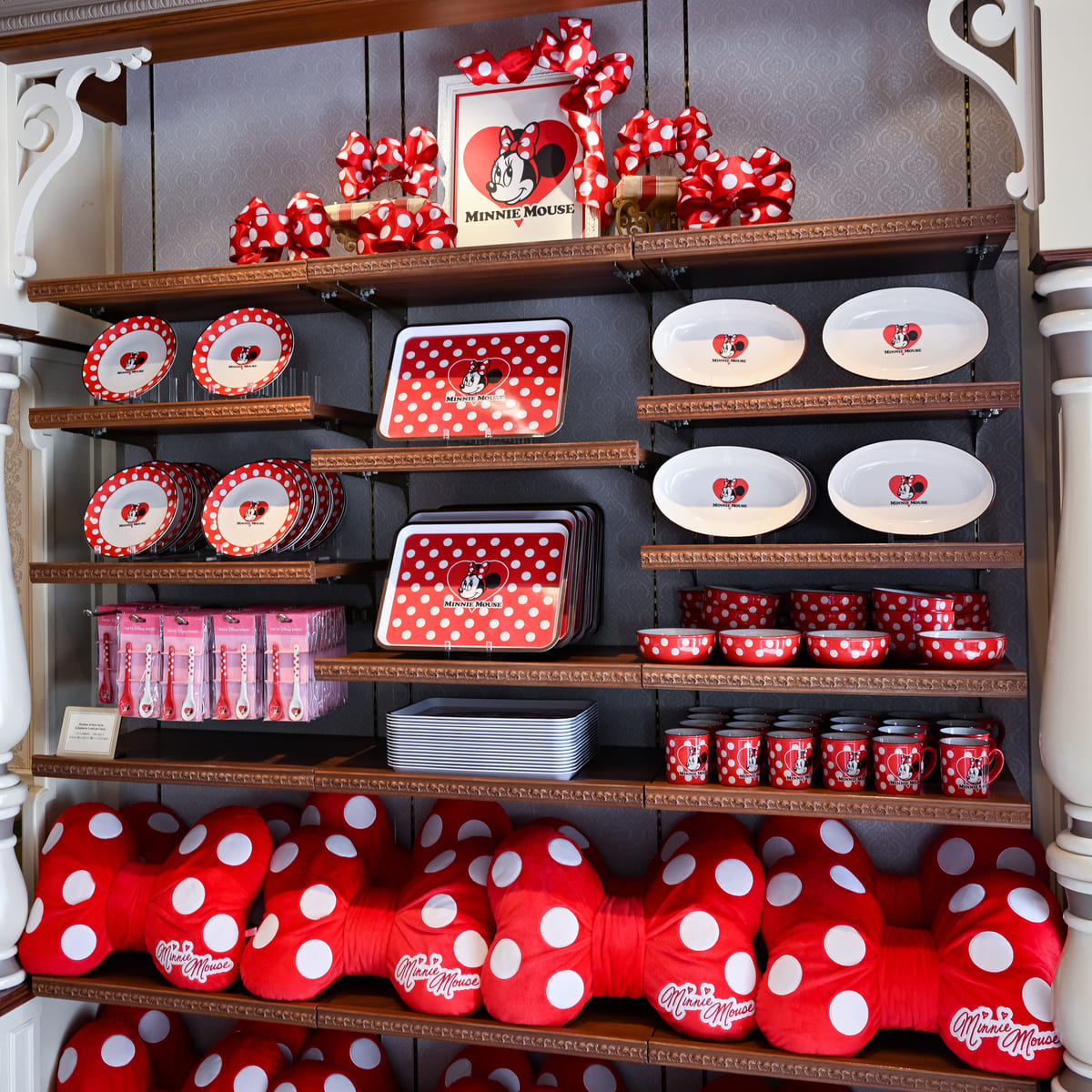 あざやかなドット柄がかわいい！東京ディズニーランド「ミニーマウス