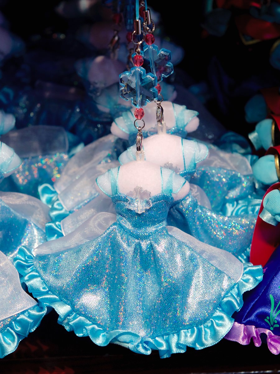 ガールズキャラも続々☆ディズニーランドのプリンセスドレスモチーフ