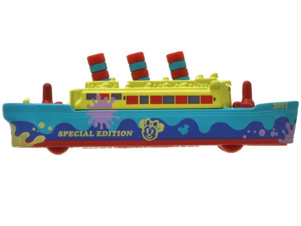 新年をお祝いするカラフルな豪華客船トミカ☆SSコロンビア号 2015