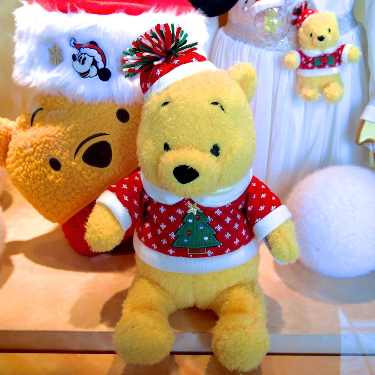 クリスマスカラーがかわいい☆東京ディズニーランド”ディズニー