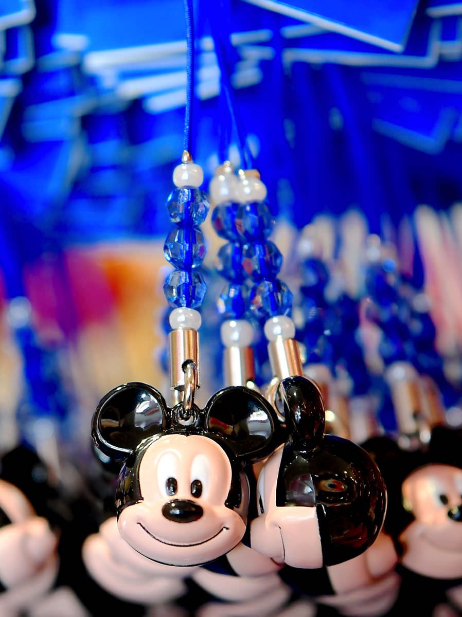 ピクサーキャラも豊富！東京ディズニーランド すず付きストラップ -