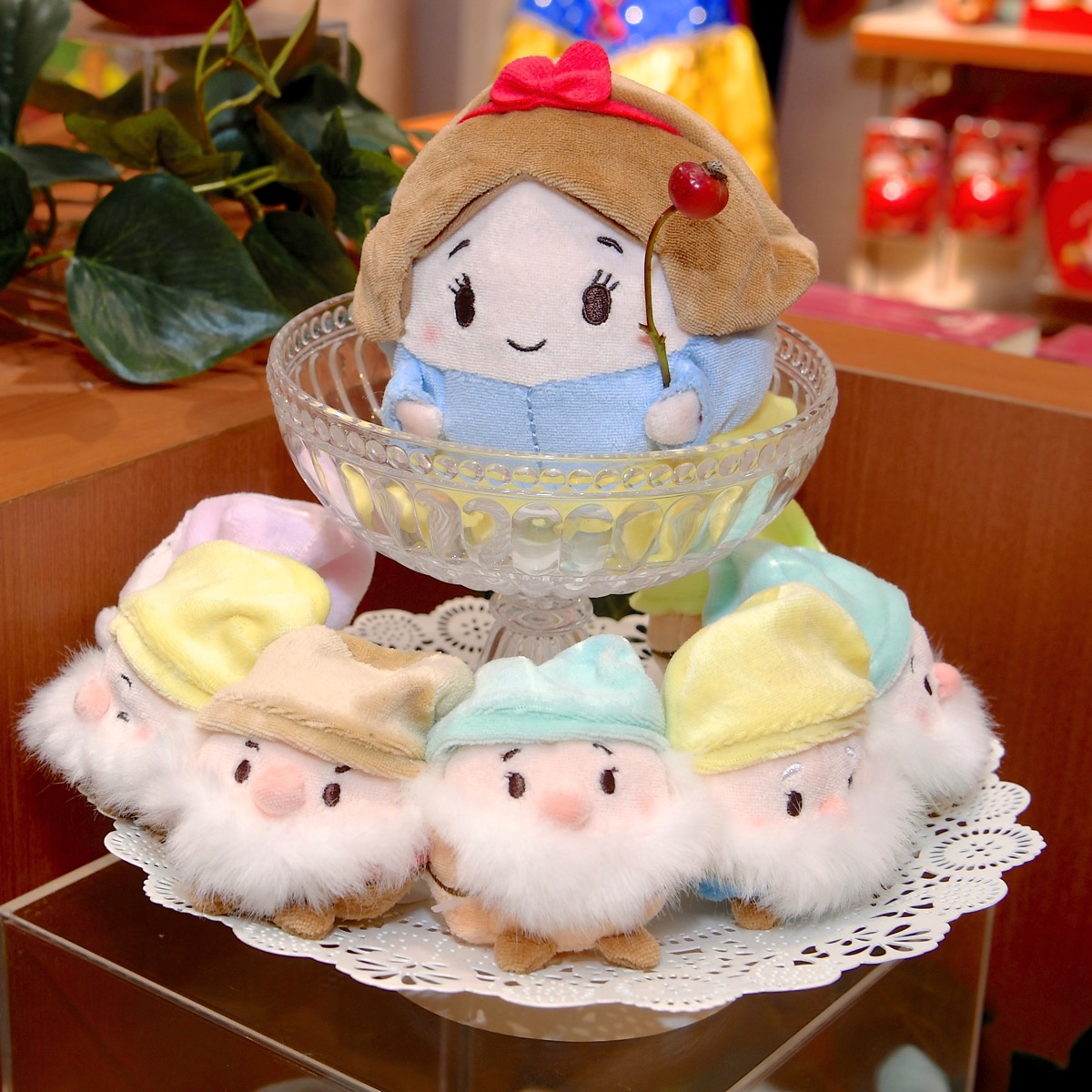白雪姫と7人のこびとが勢揃い！Disney ufufy(ウフフィ)『白雪姫