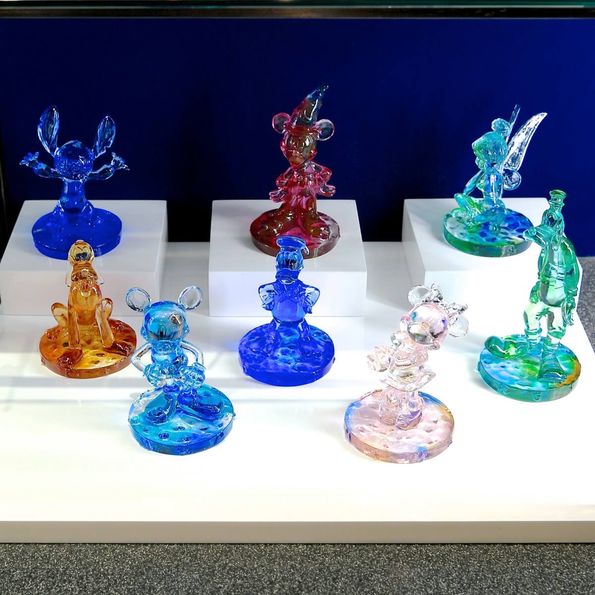色鮮やかなガラスフィギュア！東京ディズニーランド｢ミッキー