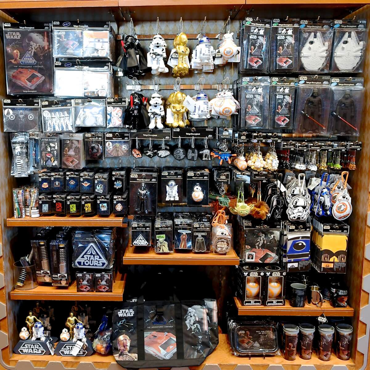 フィギュア風のダース・ベイダー、R2-D2、BB-8も！東京