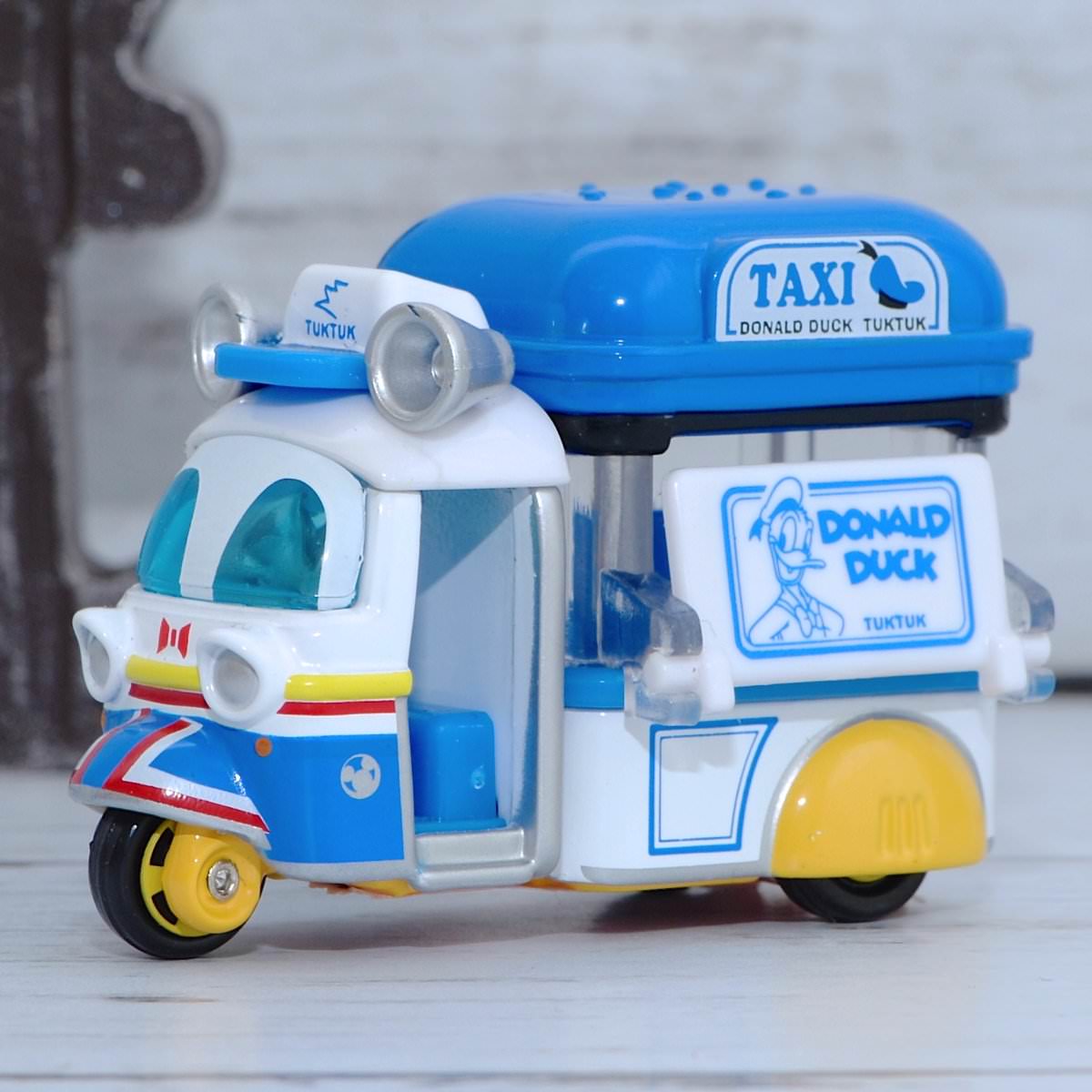 セブン-イレブン限定・びっくりアートがかわいい！トミカ ディズニー