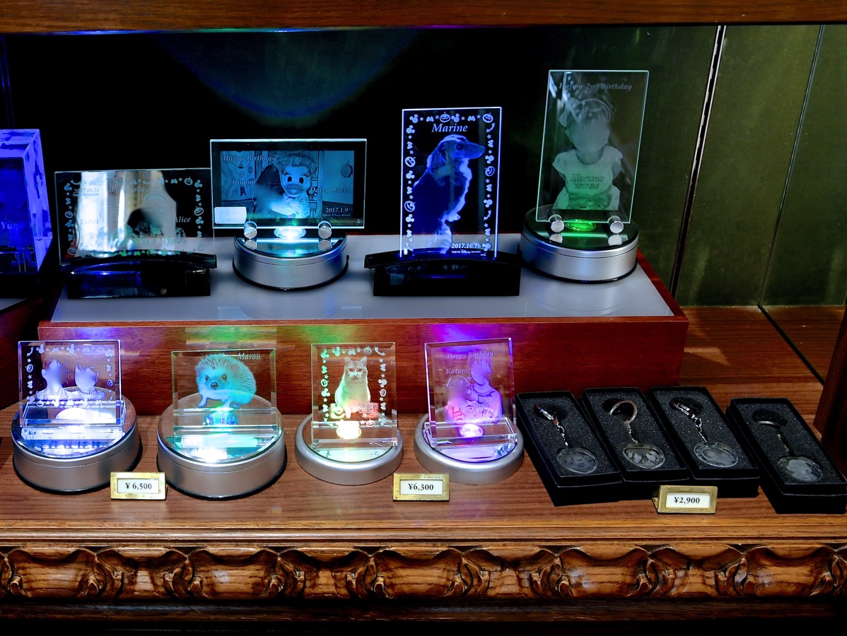 パークでの思い出をレーザー彫刻！東京ディズニーランド｢クリスタル