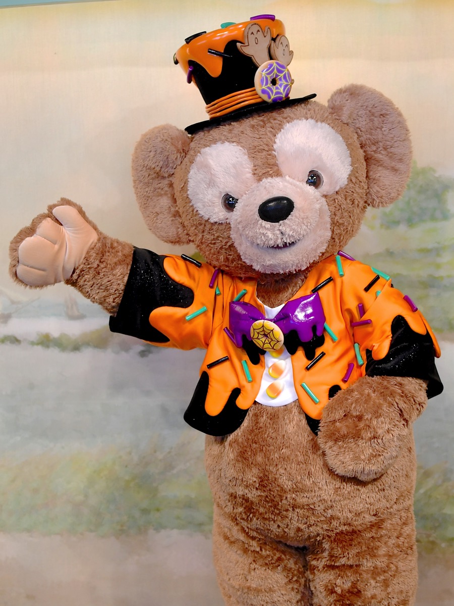 お菓子に仮装したダッフィー＆シェリーメイ！東京ディズニーシー