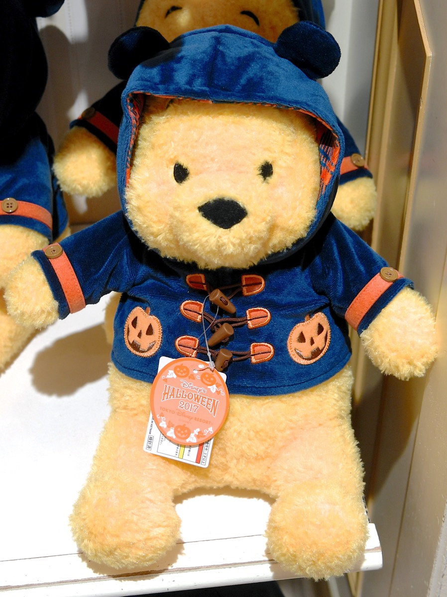 ふわもこかわいい紺色コートのプーさんぬいぐるみ！東京ディズニー