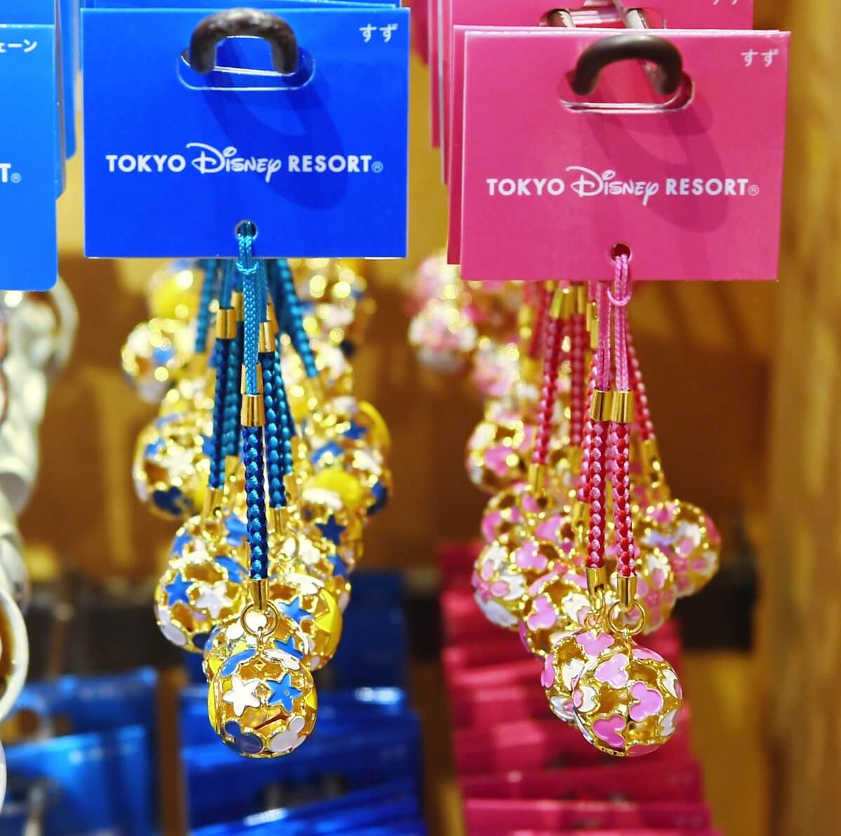 星と桜がモチーフ！東京ディズニーランド ミッキーすず付きストラップ -