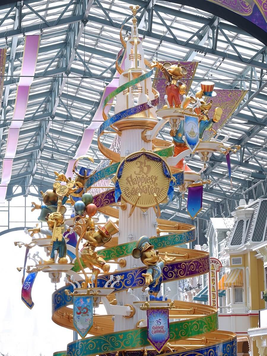 歴代ミッキー勢揃い！東京ディズニーリゾート35周年“Happiest