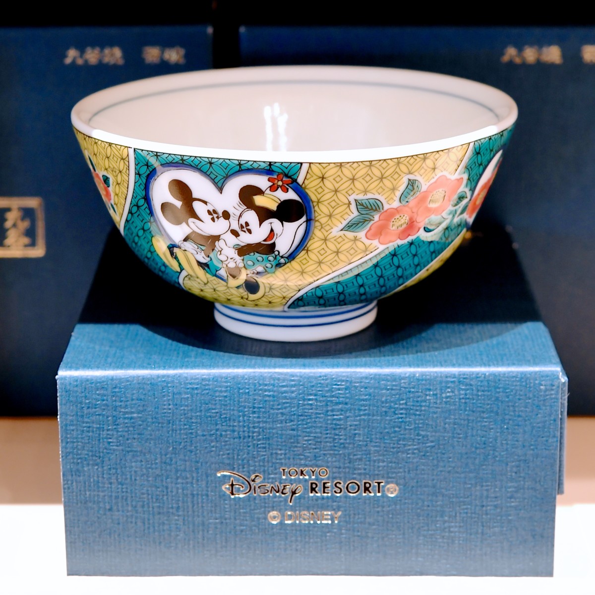 色彩豊かな九谷焼！東京ディズニーランド ミッキー&ミニー和食器 -