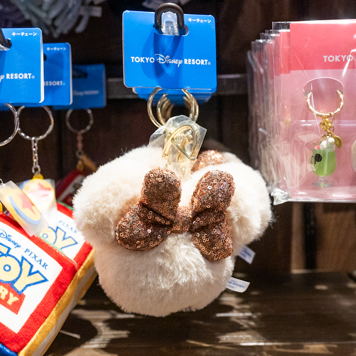 冬に着けたいふわふわデザイン！東京ディズニーランド「ミニーマウス